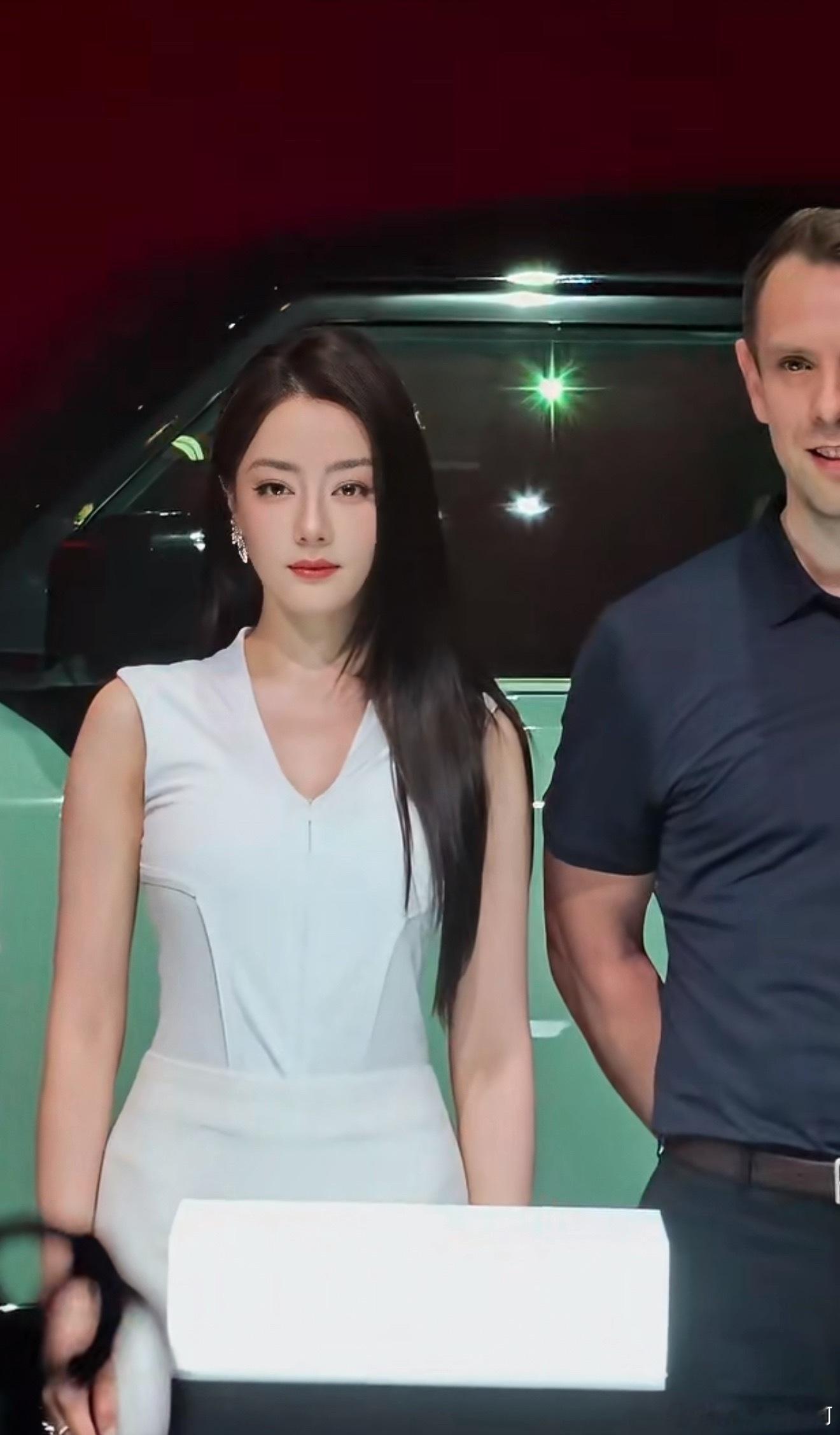 妈呀！这张脸我已经不知道该用什么词去形容词女了 