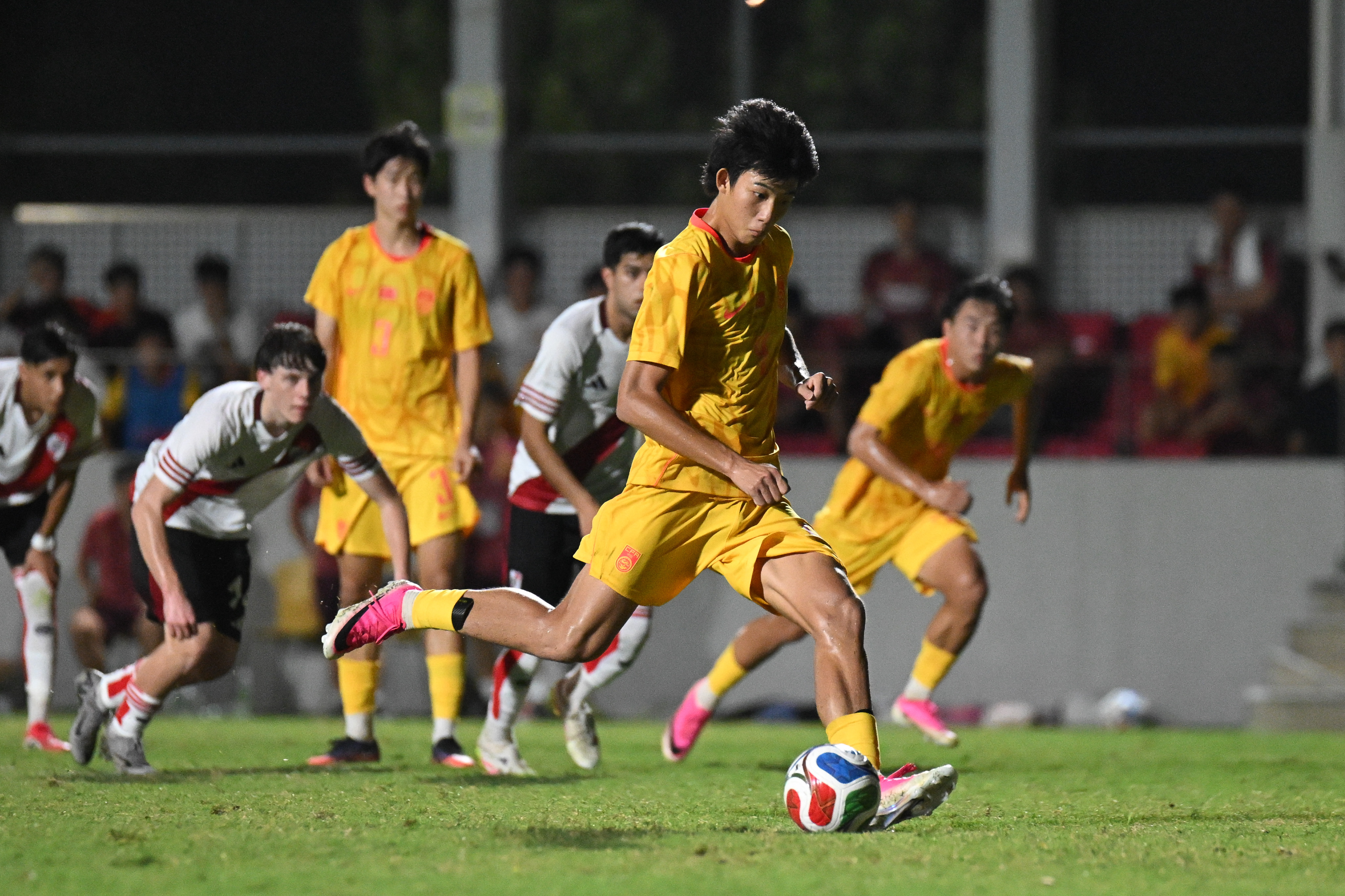 U17国足淘汰河床U17晋级决赛U17国足将与阿森纳U17争冠 上海明日之星冠军
