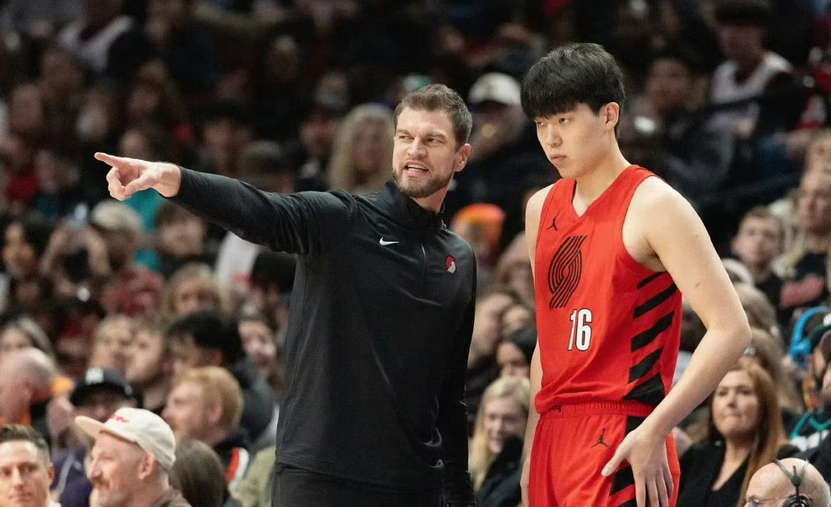 开拓者主帅谈如何培养杨瀚森“我是最想让他处在最好的成长环境的人。”这是开拓者代理