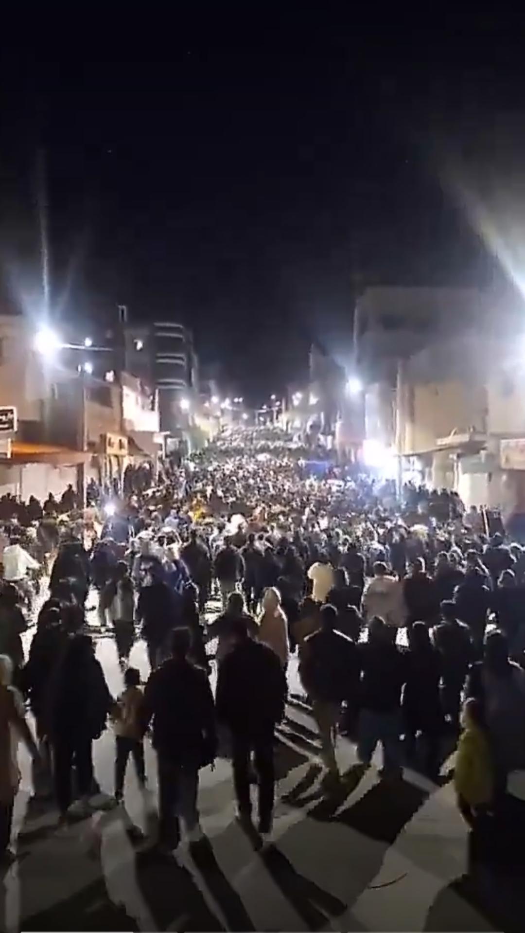 伊朗革命能否成功，现在关键看美以的军事力量能否制约乃至摧毁伊朗政权的镇压力量。