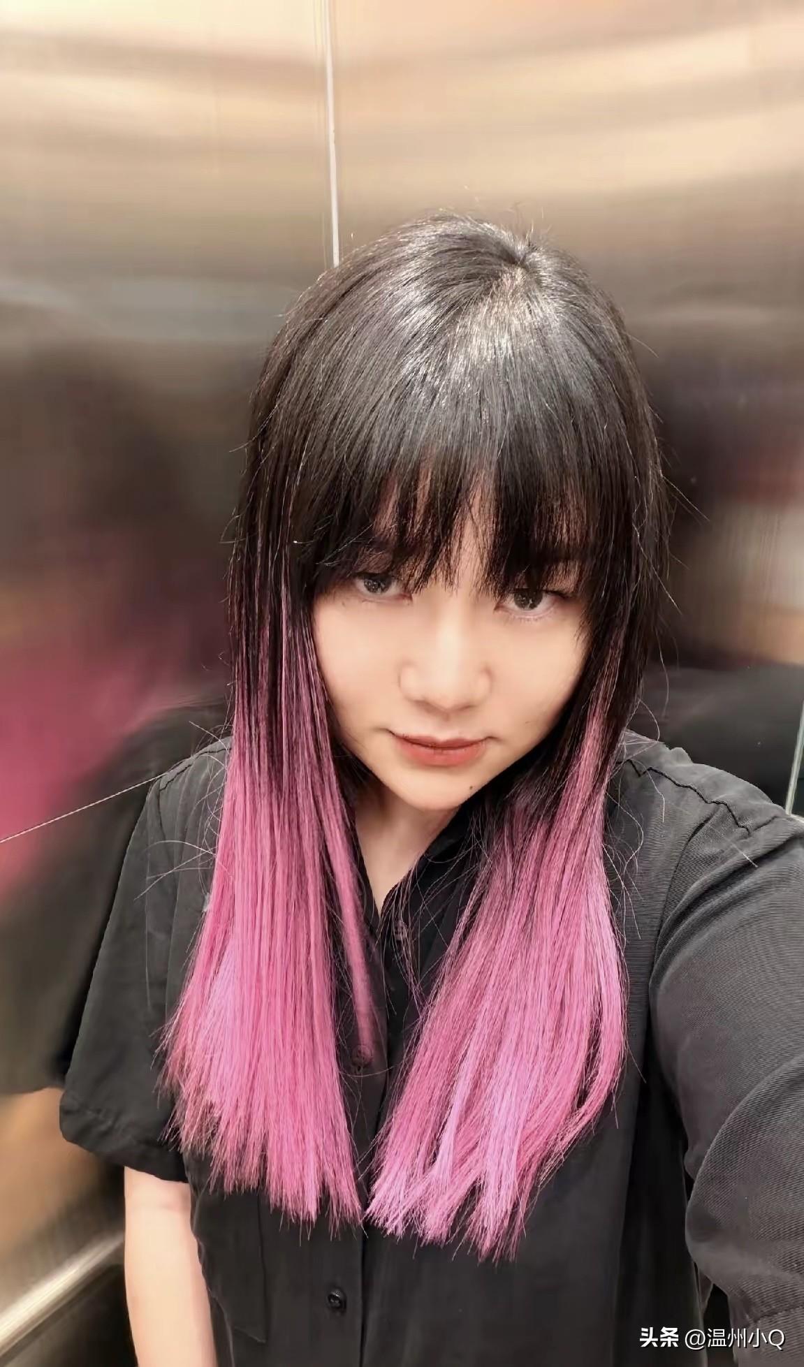 杨天真真是找到最适合自己的发型了，不仅显脸小，关键还减龄。
