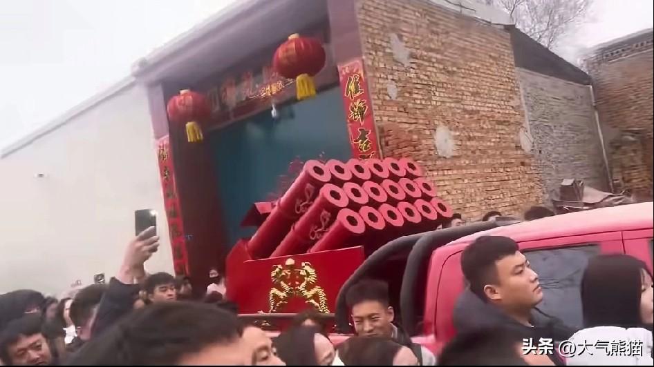 有人说女方不同意同房，并且长期在娘家居住，为啥男方提出离婚，女方反而还不同意呢？