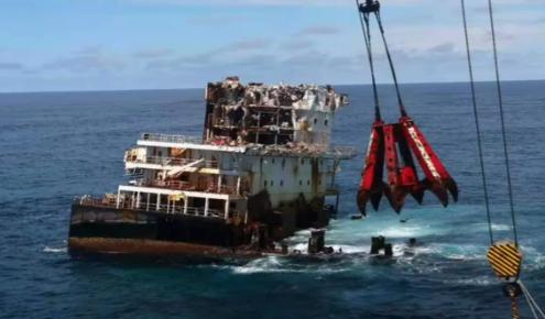 美军发布全球通告，要在南海，与中国玩一场“时间赛跑”

此前，南海的平静被两起接