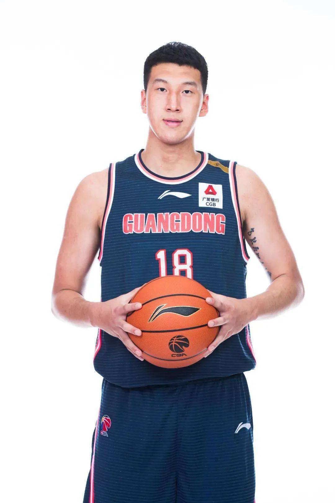 15年18号落幕！杜润旺长文告别广东宏远，三年顶薪奔赴南京同曦:
       