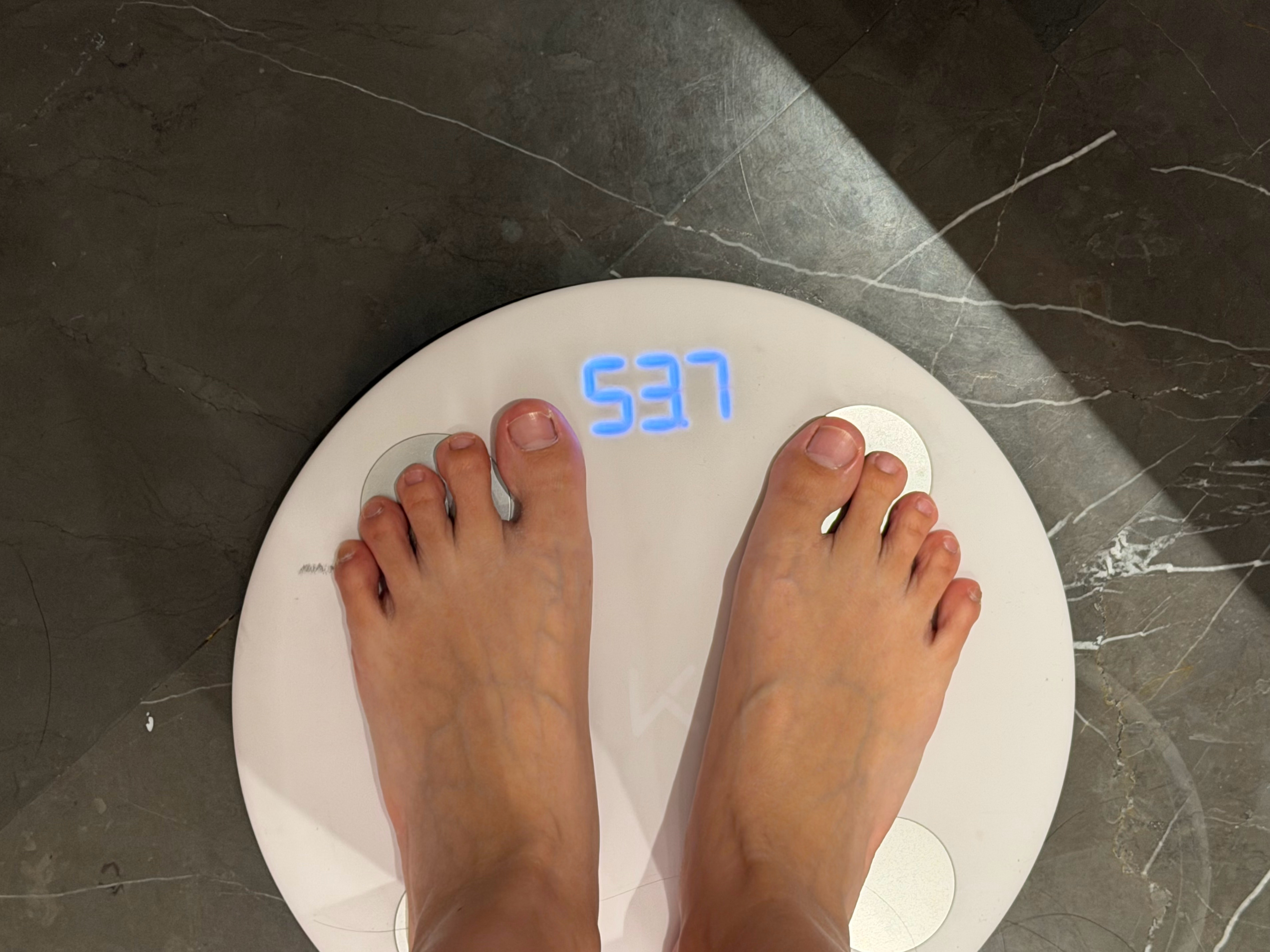 最近其实啥也没干吃的也不少居然又瘦了3斤快下100吧 我就收手