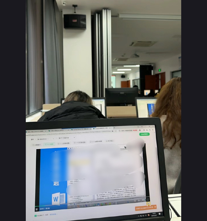 大学生上课的最佳位置 