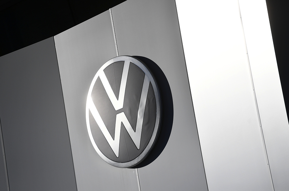 海外车企大规模涨薪 是的，在这个经济下行，车企财报连续亏损的时代，你没听错。（以