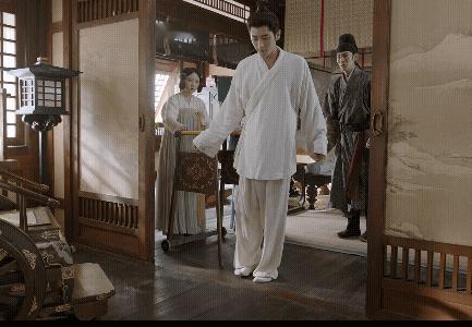 哈哈哈哈哈，先秦淑女步伐 