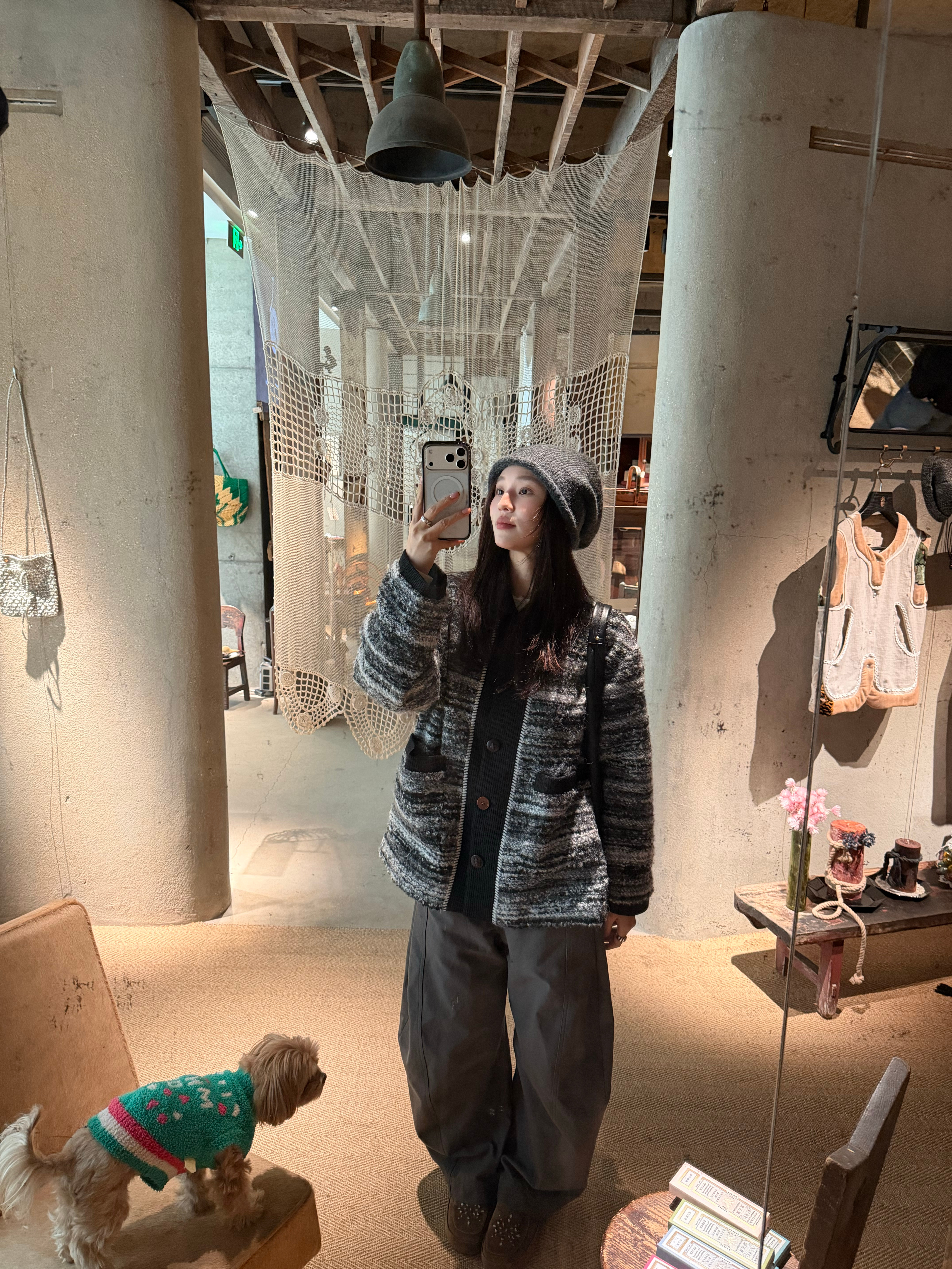 我发现我是个在家待不住的人会生理性头晕眼花 出门才好 