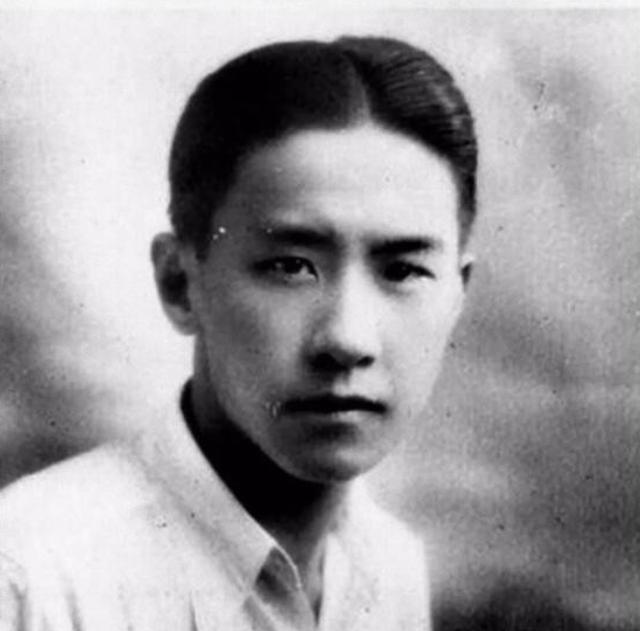 1907年，72岁慈禧看上袁世凯的17岁儿子袁克文。她问袁世凯愿不愿意把儿子留给