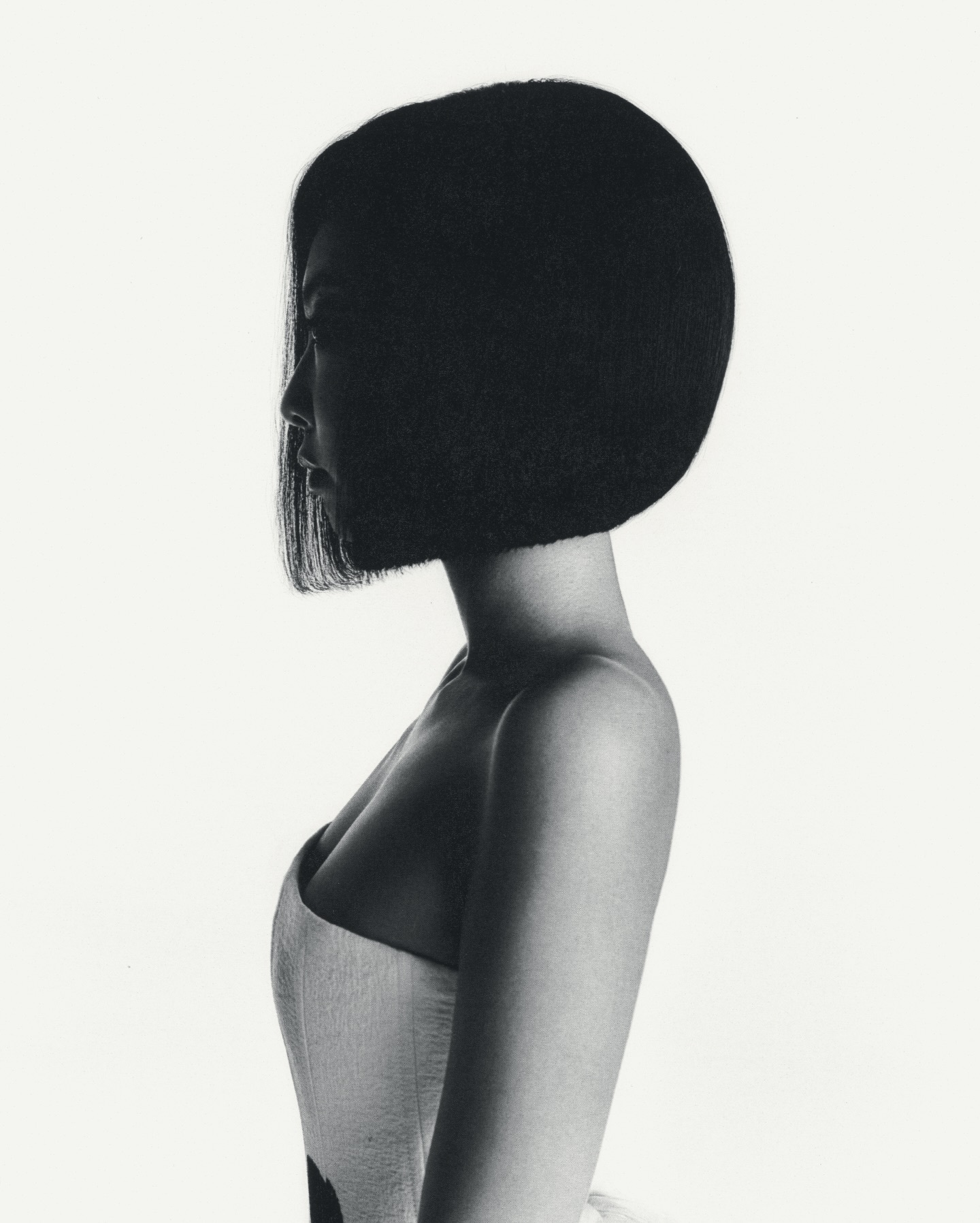 来自美国母版 V Magazine 新一期封面预告 ，is Jennie ？！ 