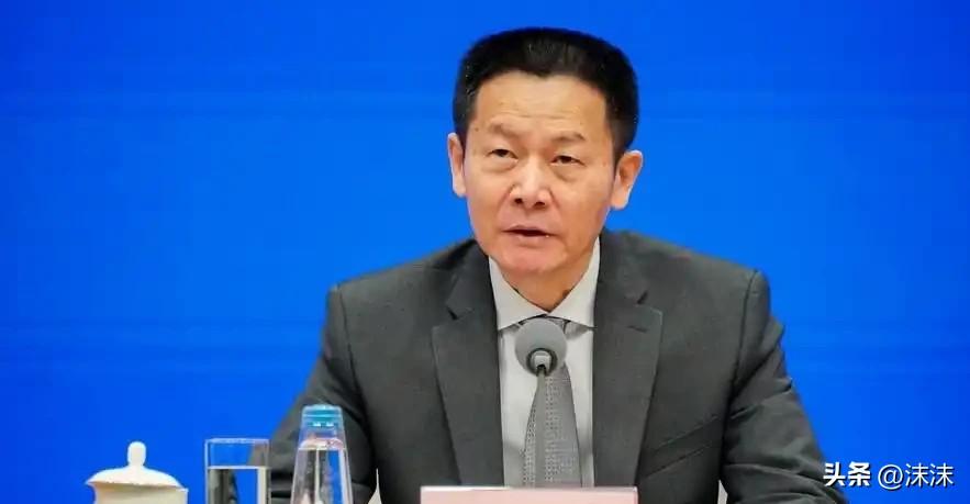 收盘、大盘午后4000点心理防线已被击破，股民地钱何时能复还 

不少投资者瘫坐