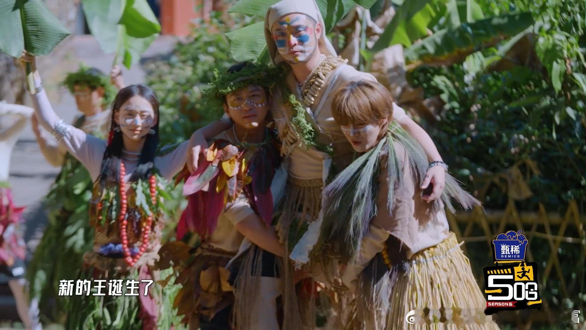 邓超鹿晗扛陈赫邓超鹿晗合力抬陈赫 新王赫哥驾到！邓超鹿晗化身专属抬轿人，合力扛起