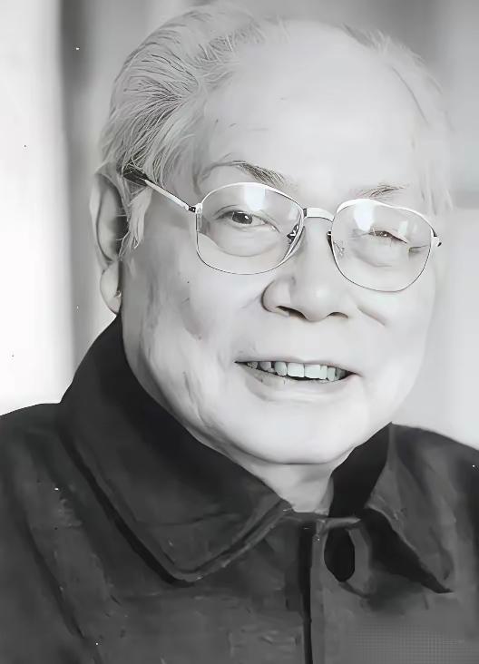 1949年1月的一天晚上，地下党马识途刚回到公馆，正要跨进大门时，看到房东家的保