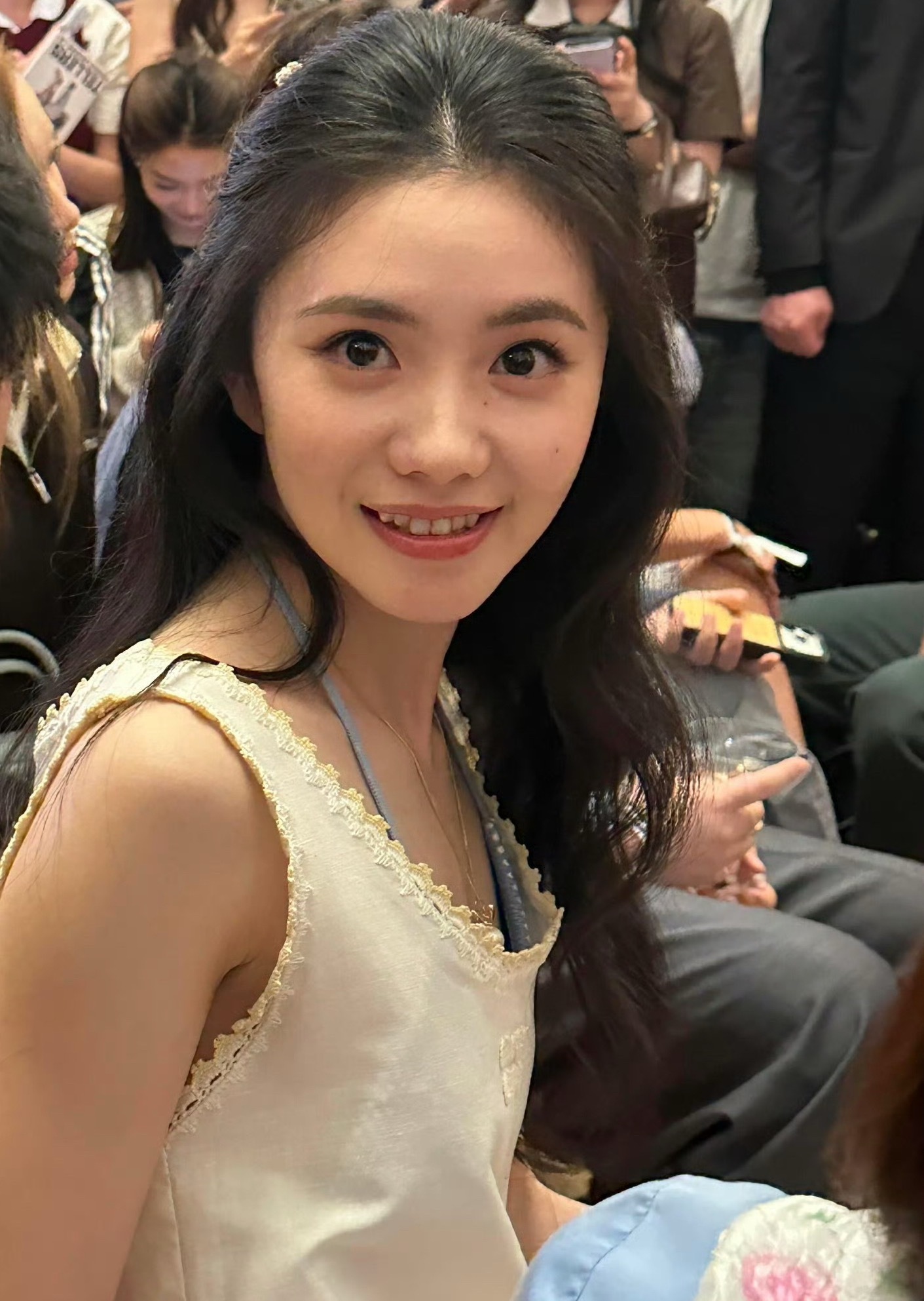 存子生图眼睛比精修大刘浩存生图无敌美刘浩存刘浩存