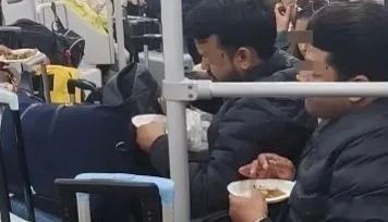 满车咖喱味这样的一段视频，在上海人的朋友圈刷屏了。昨天（25日）晚上，一网友发布