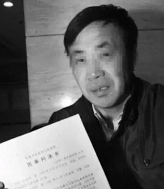 "你知不知道自己有精神病？"李志伟怎么也没想到，自己一夜之间突然变成了精神病？当