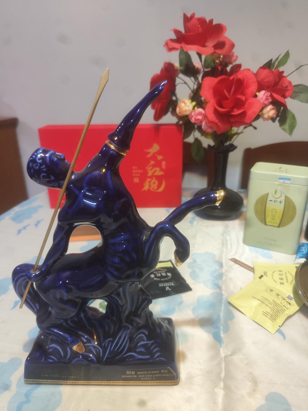 有谁还记得当年有句广告词“人头马一开，好事自然来”?
小民这瓶“人头马”，应该有