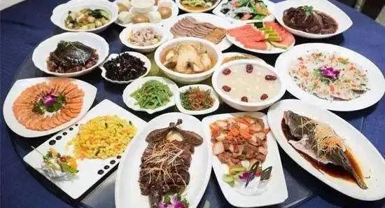 钱不是赚出来的
钱是养出来
赚钱就像种地
土地贫瘠
再好的种子
也不会有好的收成