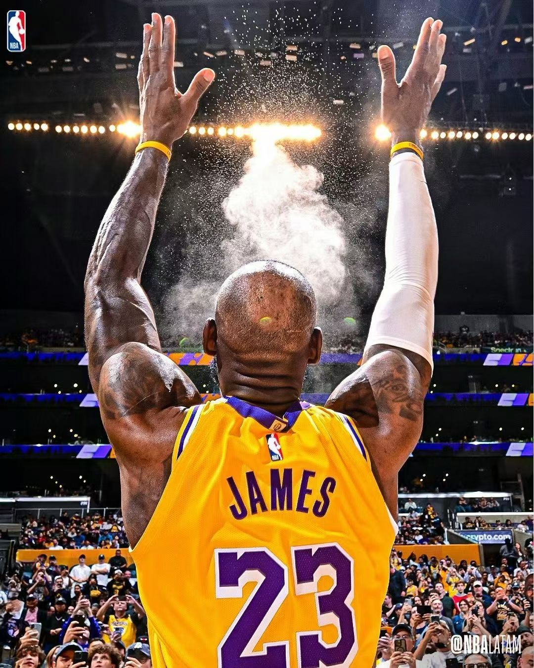 历史之最 今天对阵公牛是詹姆斯生涯的第1607场比赛，距离超越帕里什的历史最多出