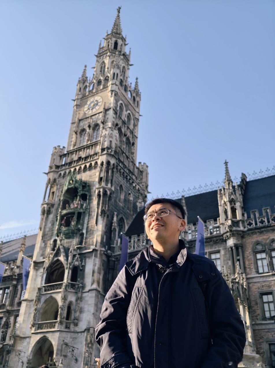 赶不上5月18日的玛丽安广场男女足夺冠庆祝，还是可以来打打卡的，阳光真好~~~ 