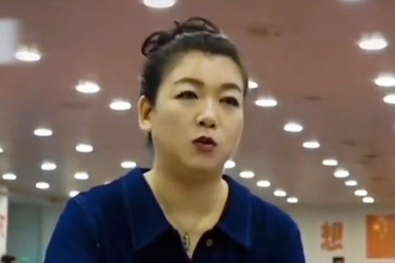 莎莎妈妈高君如女士谈起女儿满是骄傲，她表示：莎莎非常自律，从小打球就很认真，自己