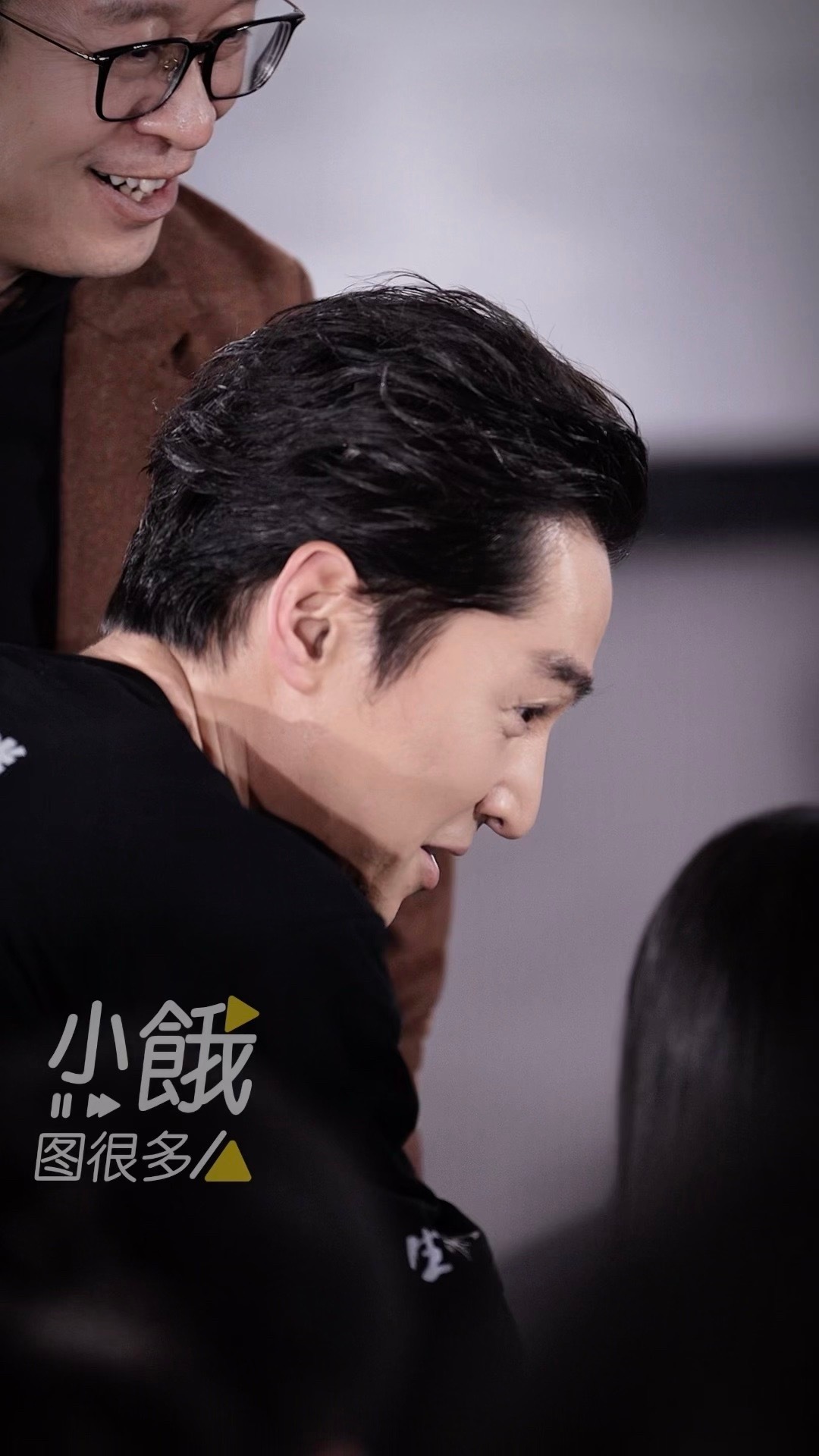 生命树发布会 人群中抓拍到一点《生命树》发布会开场胡歌老师侧颜，这次饰演多杰又是