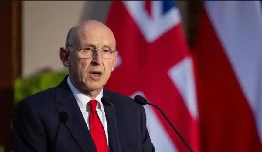 英军高层亲口交底：不打一枪，竟能锁死俄影子船队，新版战争手册藏大动作。

伦敦防