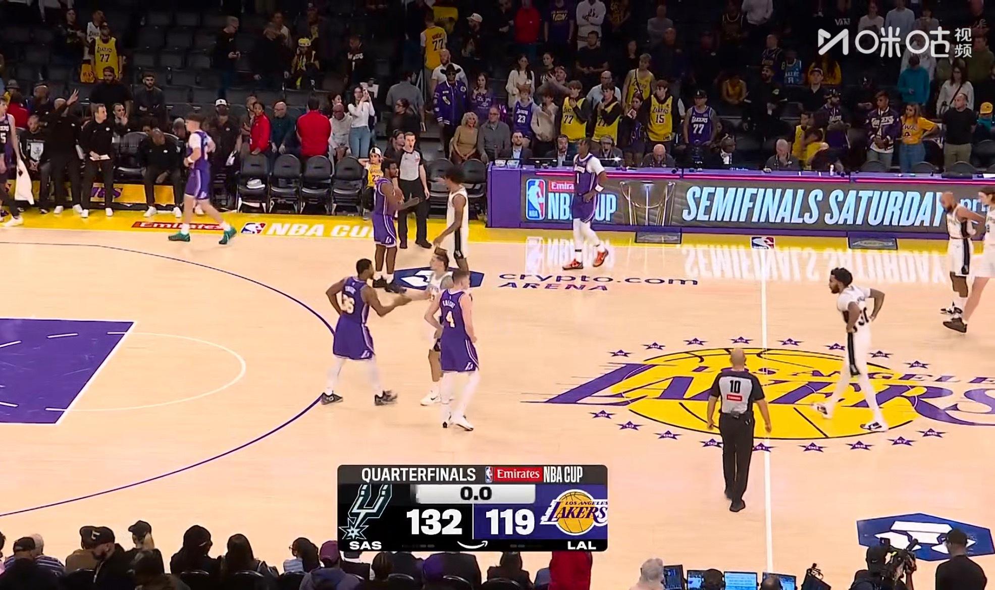 比赛结束，湖人不敌马刺，马刺将前往拉斯维加斯对阵雷霆。 马刺vs湖人