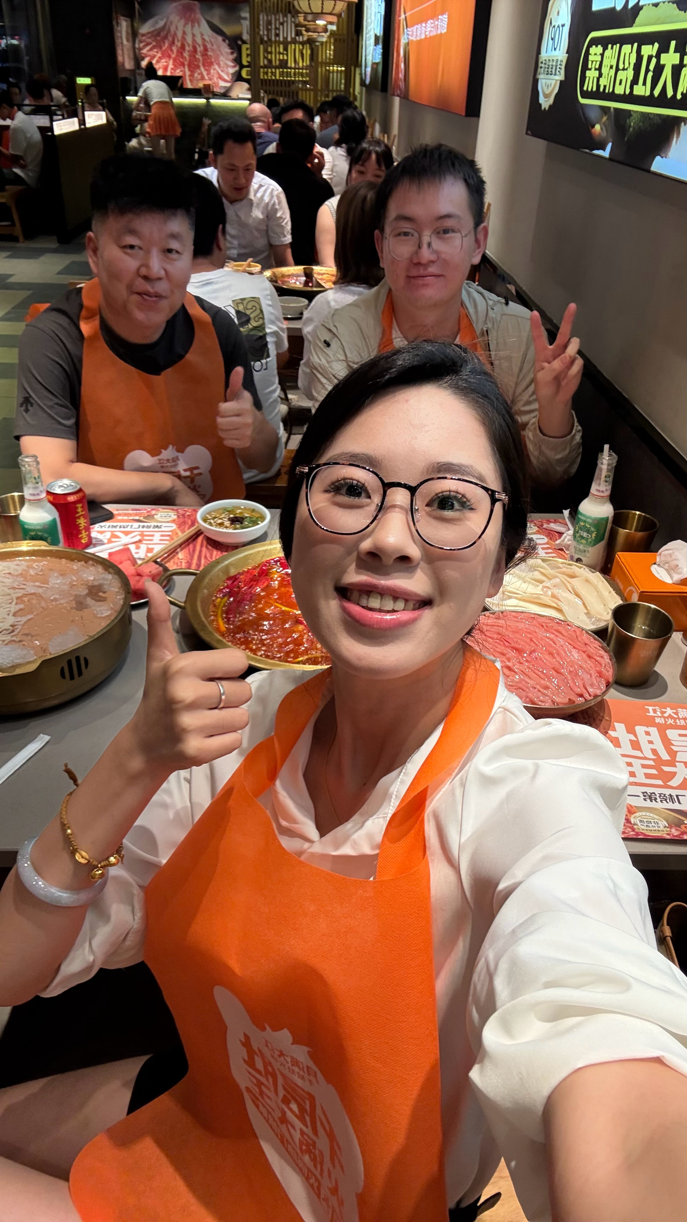 是哪个小女孩又幸福了真正的恰🤏到了老板的饭天生好命的幸福小女孩  ​​​