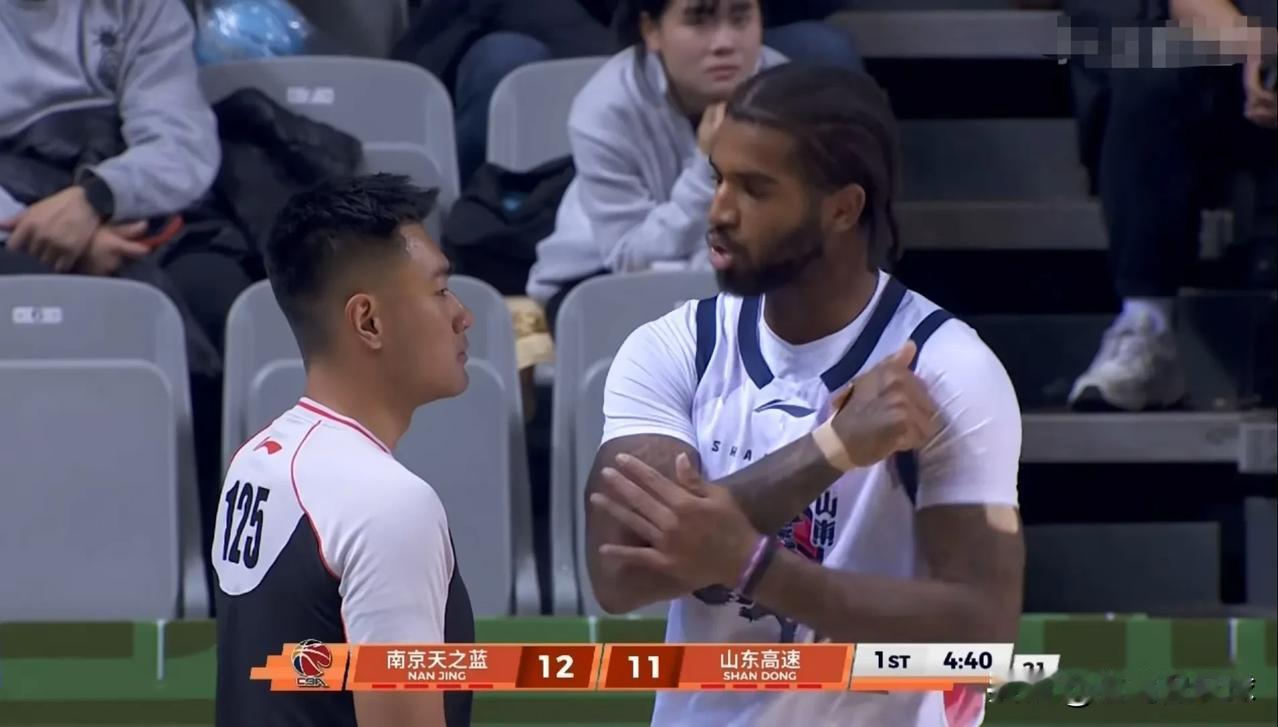 我强烈建议山东高速立刻裁掉外援克里斯！在今天山东高速客场以107:94击败南京天