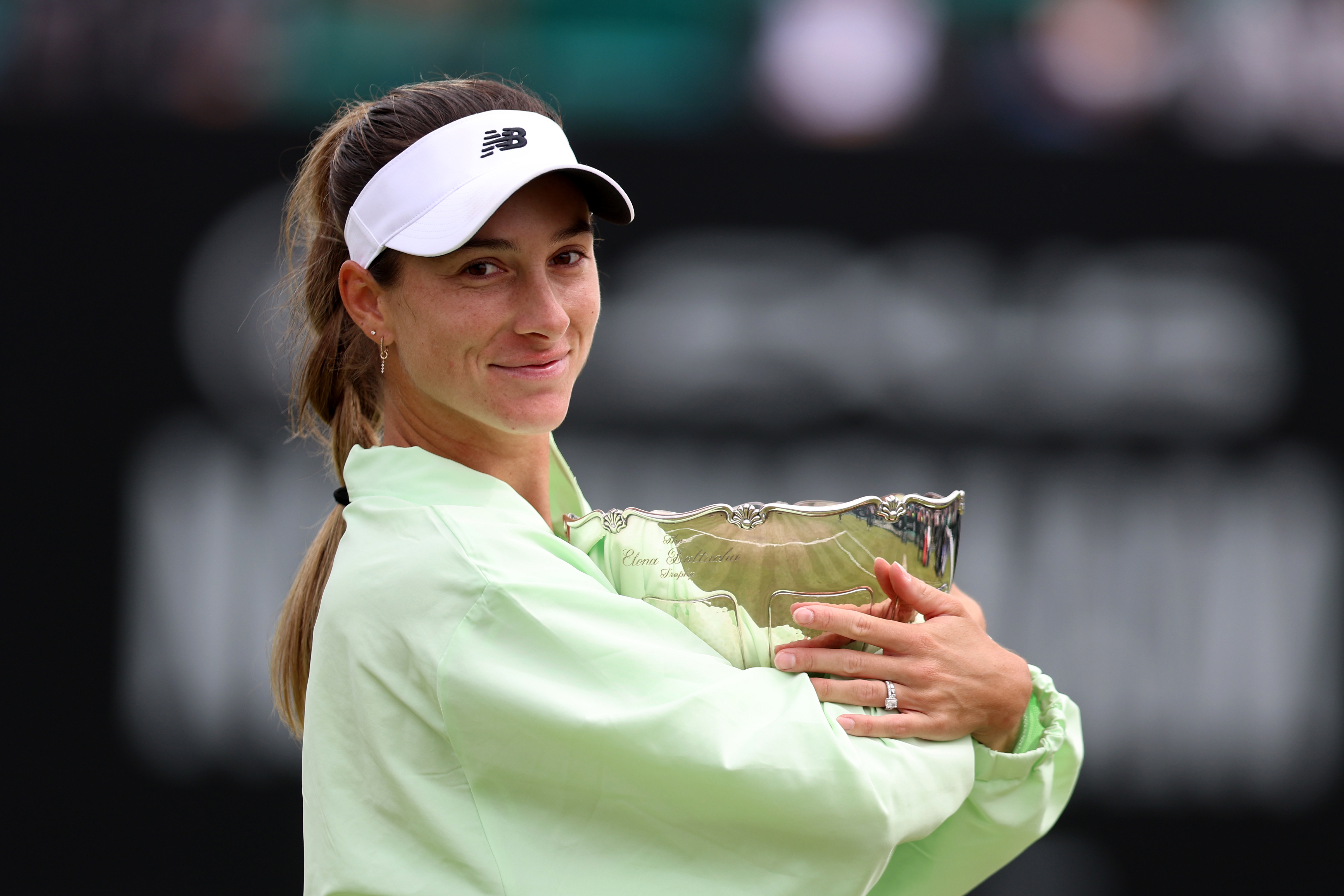 WTA250诺丁汉站签表出炉👀👉郑钦文首轮对阵萨卡里。👉约维奇领衔出战，首