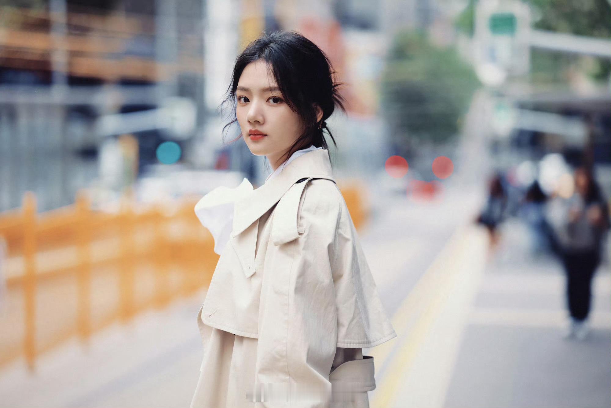 🥭剧集《柿柿如意》主演：闫妮、任敏、张晚意（按姓氏笔画排序）出品人、总制片人：