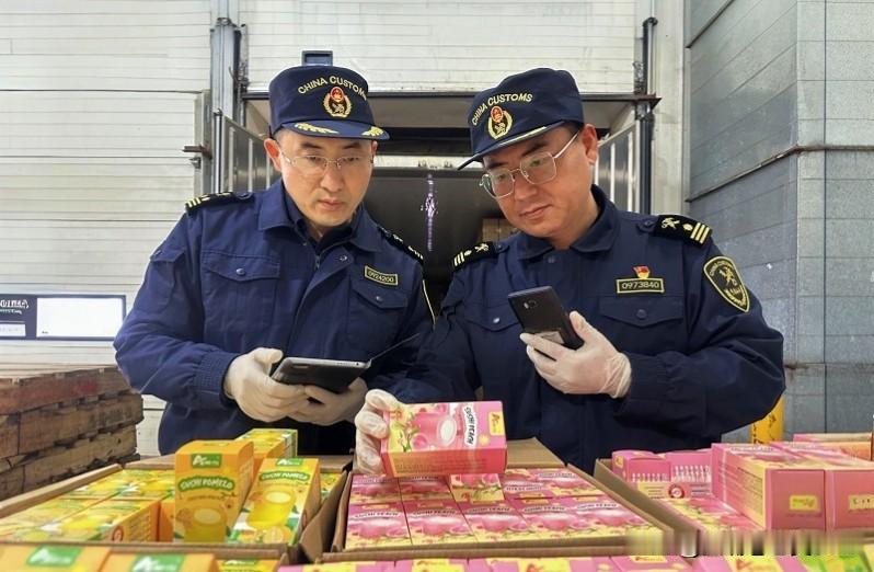 咱们，对美、日实施稀土等物项管制，最该密切注意的是“中国海关”。
国内有内奸，会