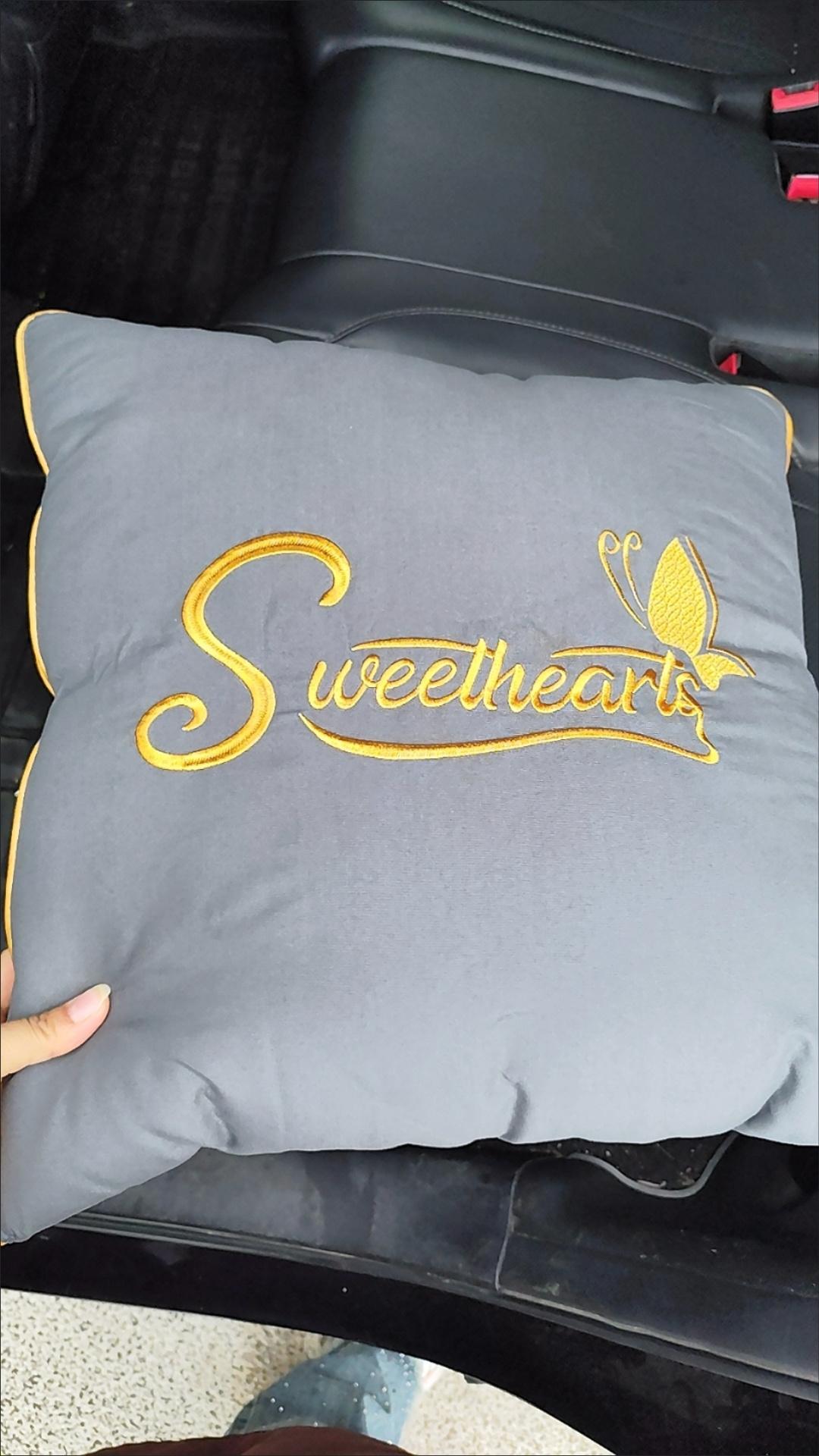 车里备了个“变形金刚”，老婆孩子抢着用
这东西是我老婆买的，当时我还嫌弃：“车里