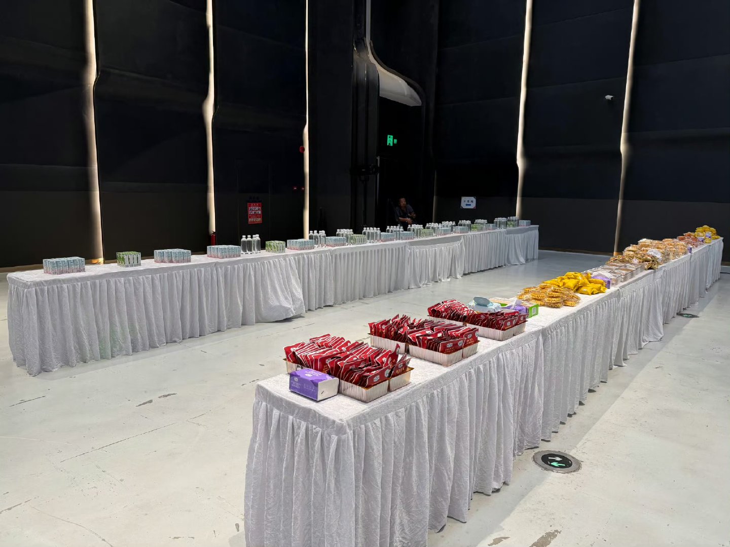 蔡徐坤签售会布置蔡徐坤线下置景 蔡徐坤签售会布置 ，太用心了啊！ 