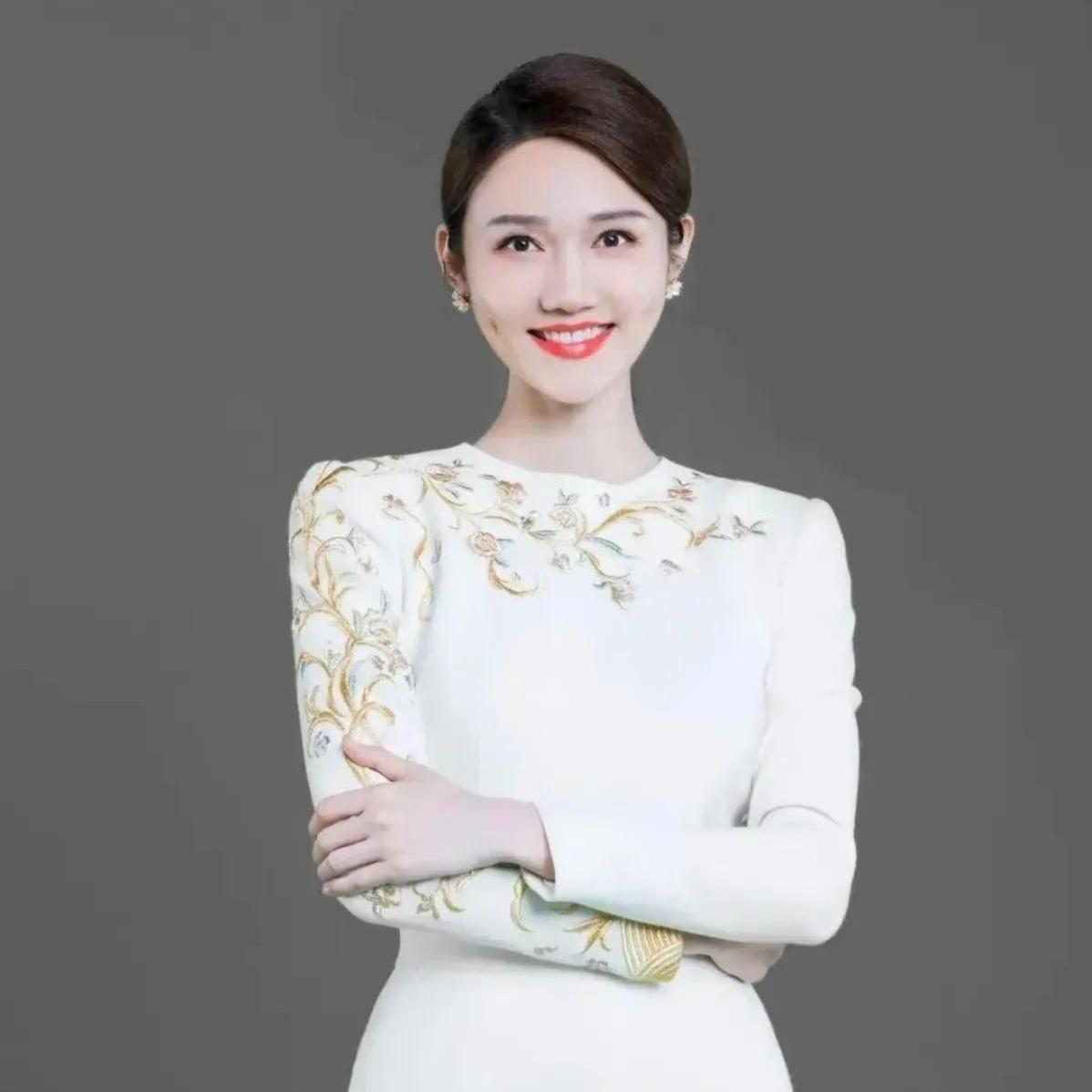 央视主持人龙洋在采访中谈感情观：好的关系，是两个人保有独立人格，又可以彼此成就。