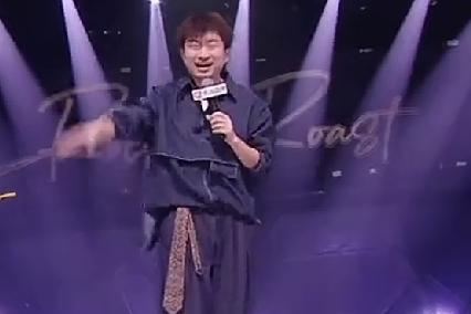 中专生逆袭脱口秀总冠军！学历从不是人生的天花板
 
这个夏天，脱口秀舞台上杀出了