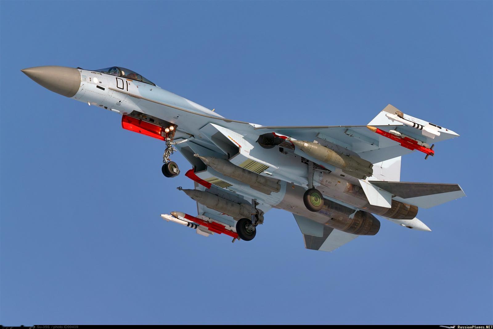 #航空新视野[超话]# 图1是一张非常经典的图片，这是俄罗斯空天军一架苏-35S
