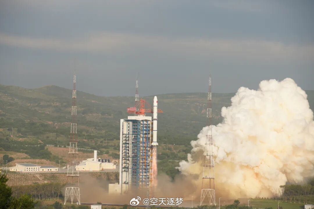 【早安丨航天历史上的今天 】2023年8月9日，我国在太原卫星发射中心使用长征二