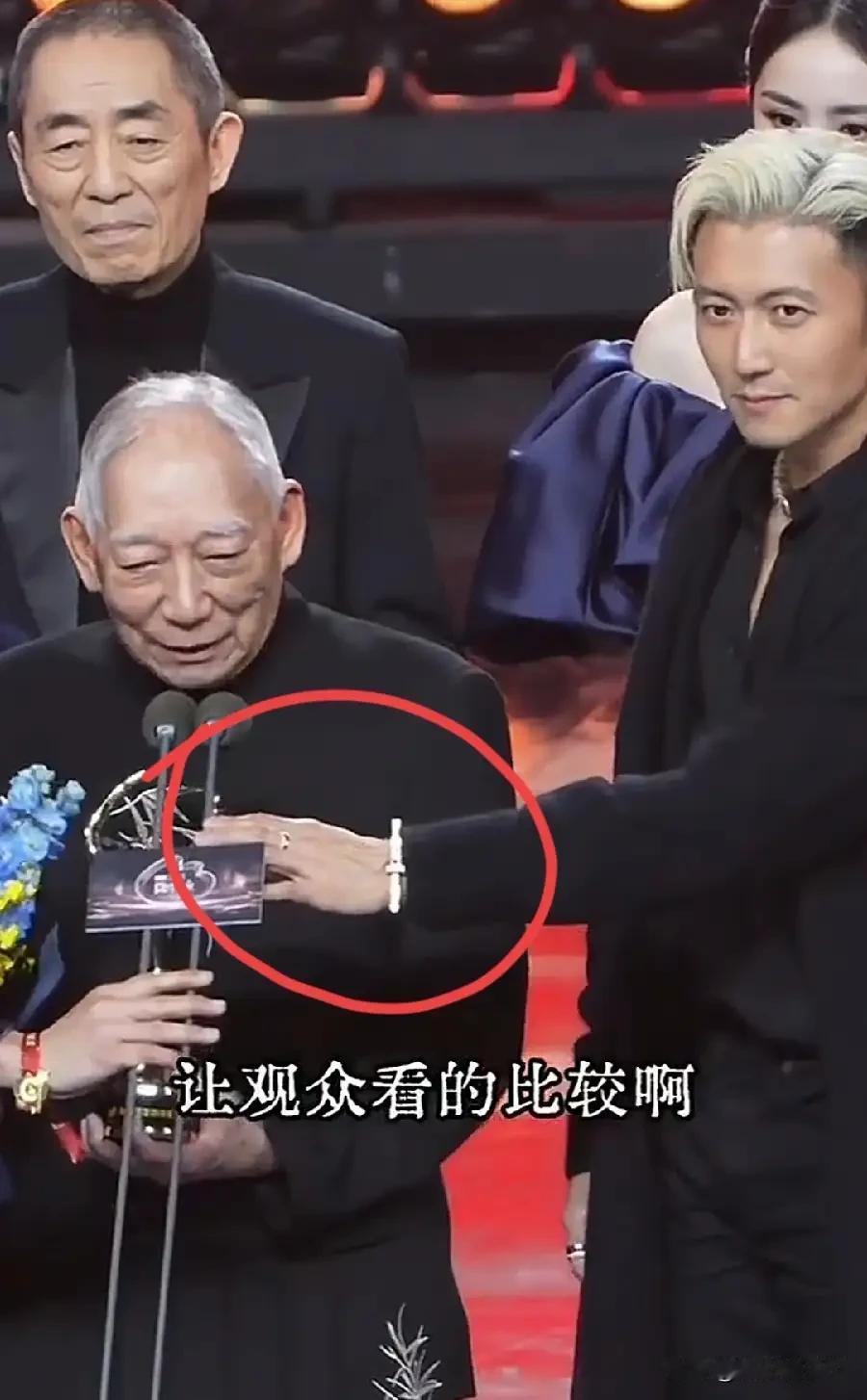 谢霆锋说，我自己真的是看武侠动作电影长大的。《镖》几乎集齐了所有心目中的武侠的英