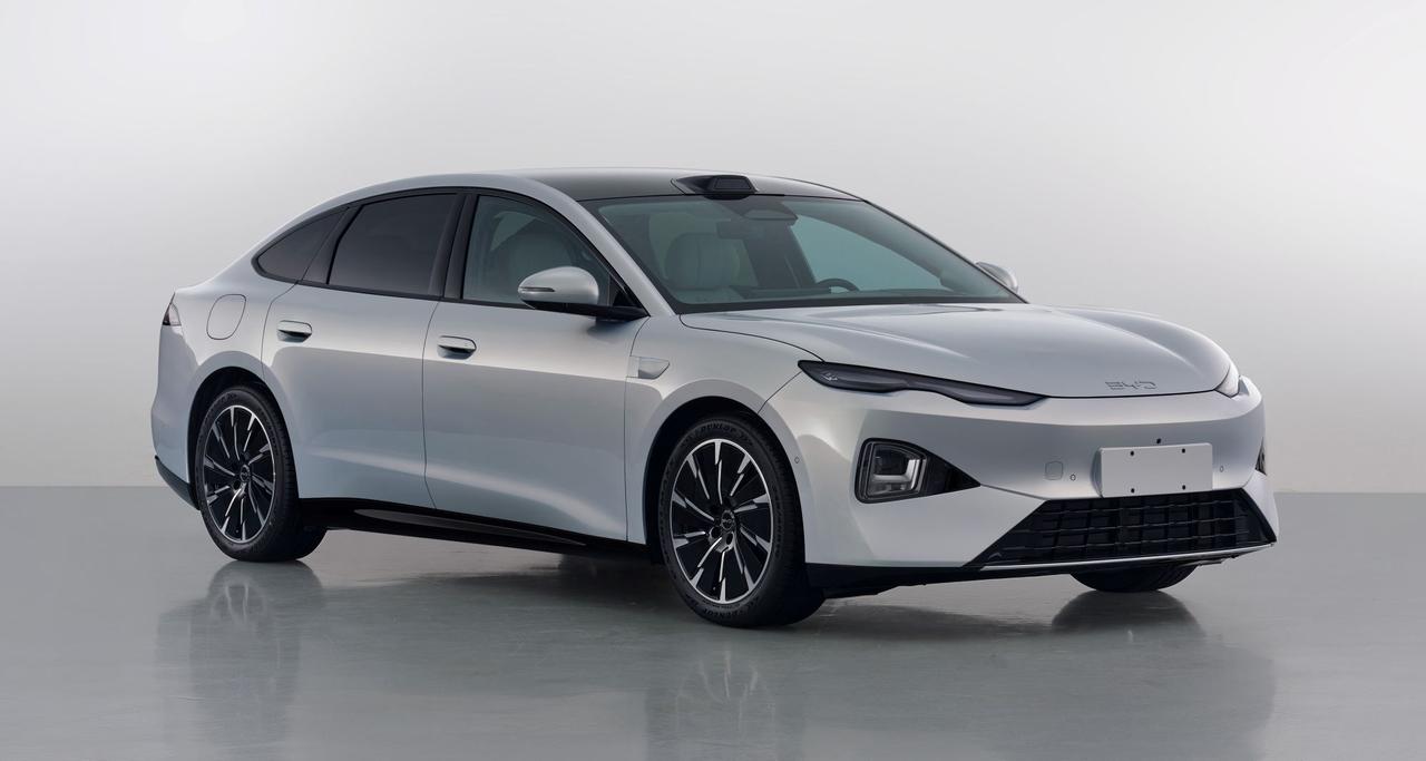 工信部第410批次审批新车：比亚迪海豹07插混车型
