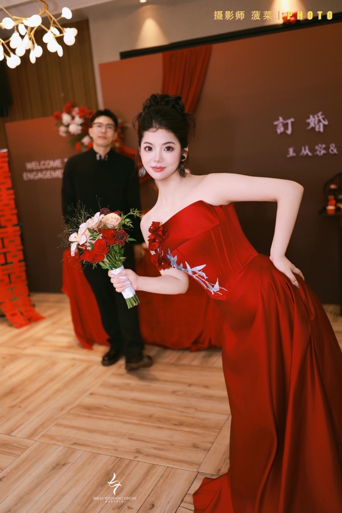 那就一言为“订”啦🥰。无法复制的有爱瞬间 太喜欢自己的订婚宴啦🫶🫶