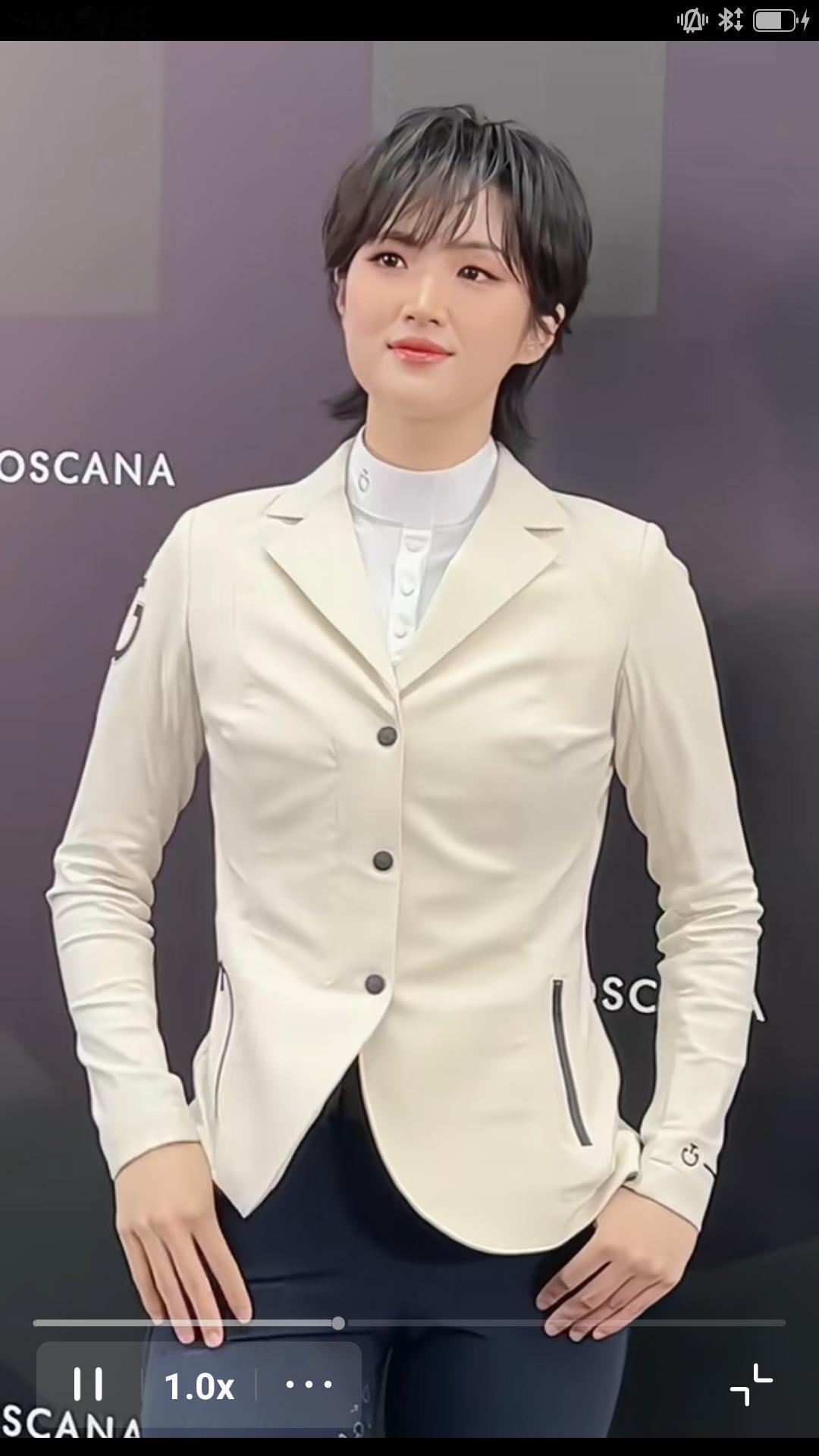 【华为二公主姚安娜】作业中国手机业巨头华为集团董事长任正非女儿，姚安娜可谓是集高