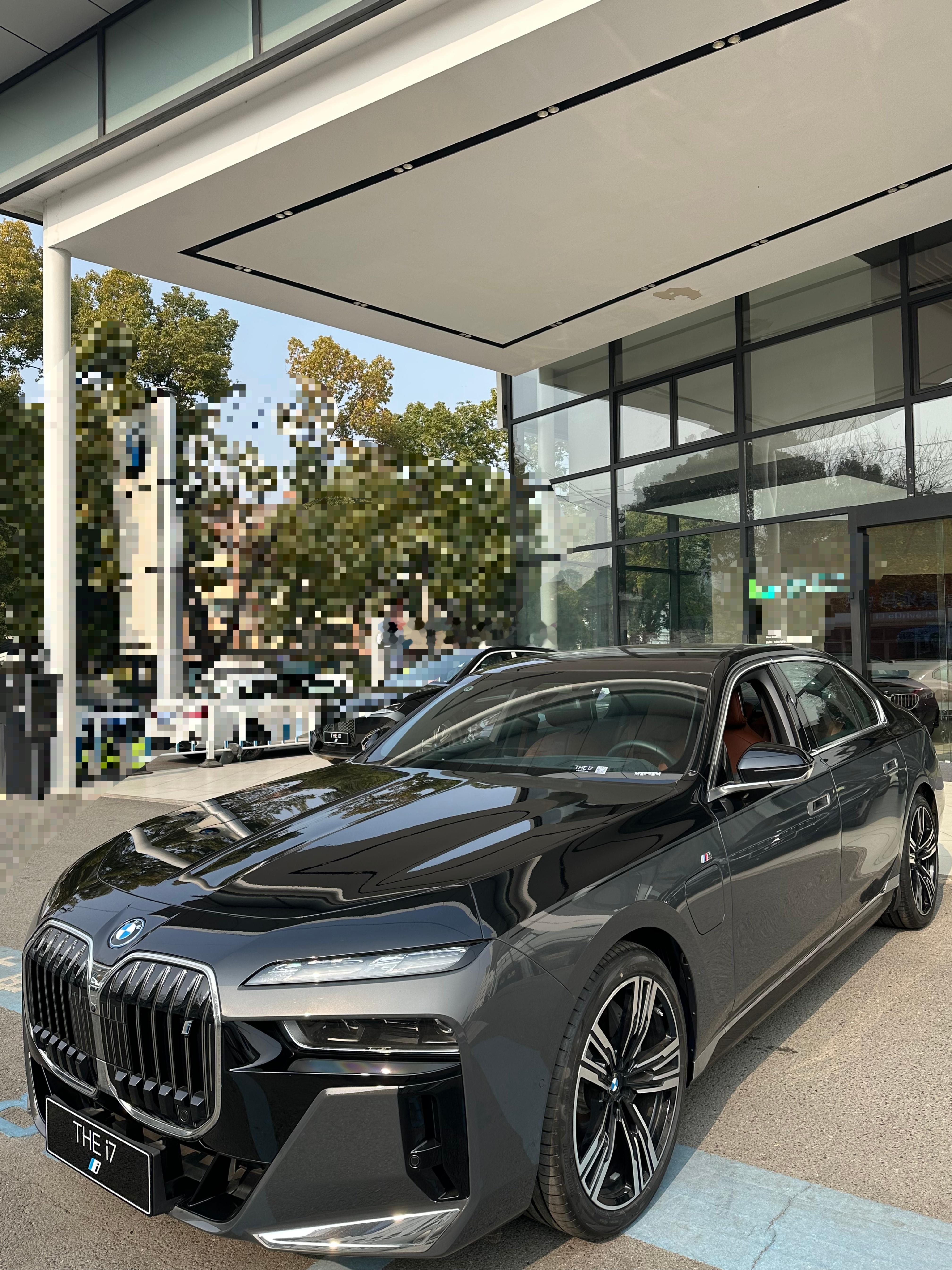 替我周总出几个i7，有想法的私聊，不赚钱，介绍你跟我周总交个朋友，提前说清楚，我