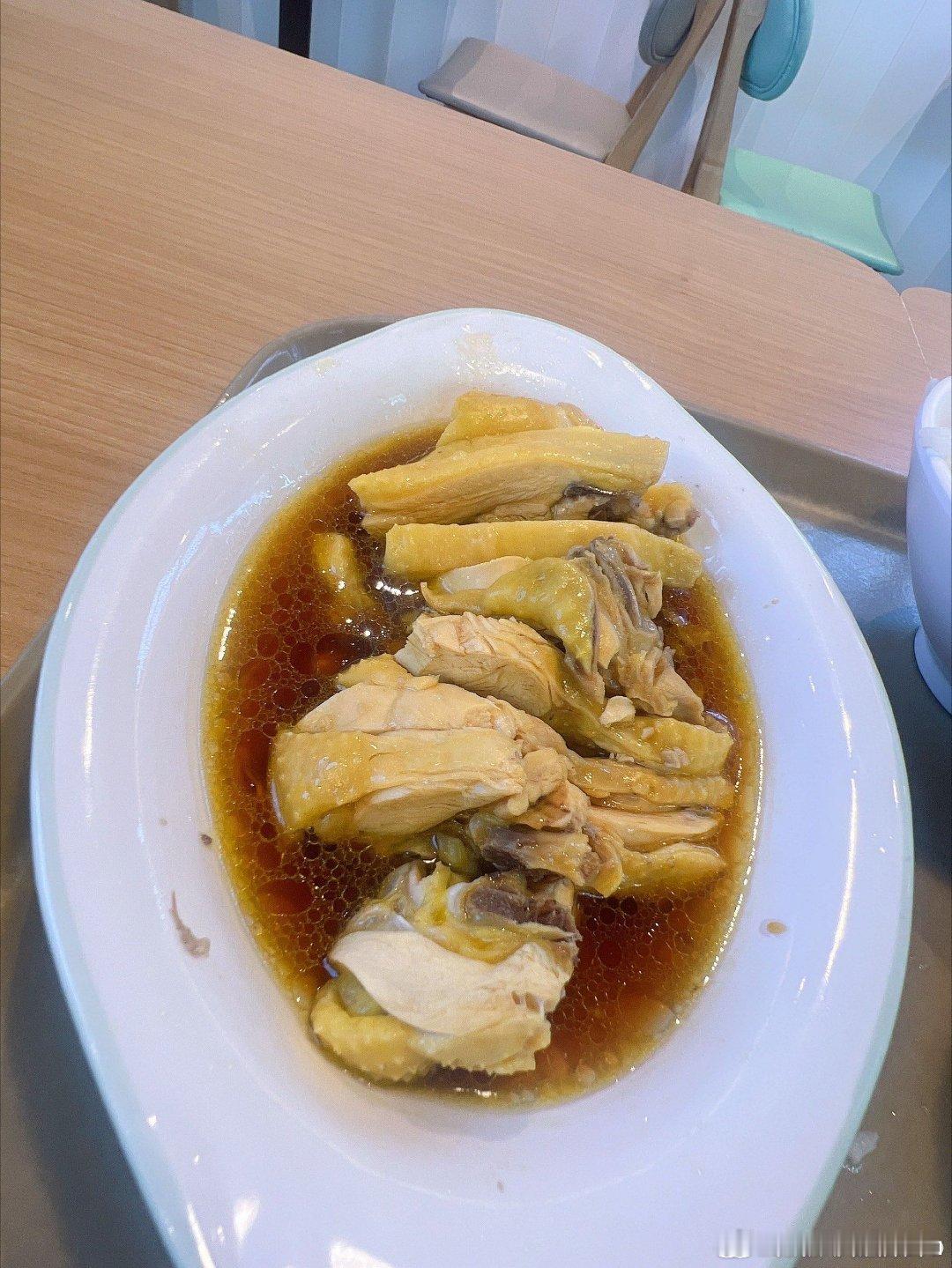 老乡鸡公开692种食材的风险等级老乡鸡主动公示六百余种食材风险等级，坦诚公开食材