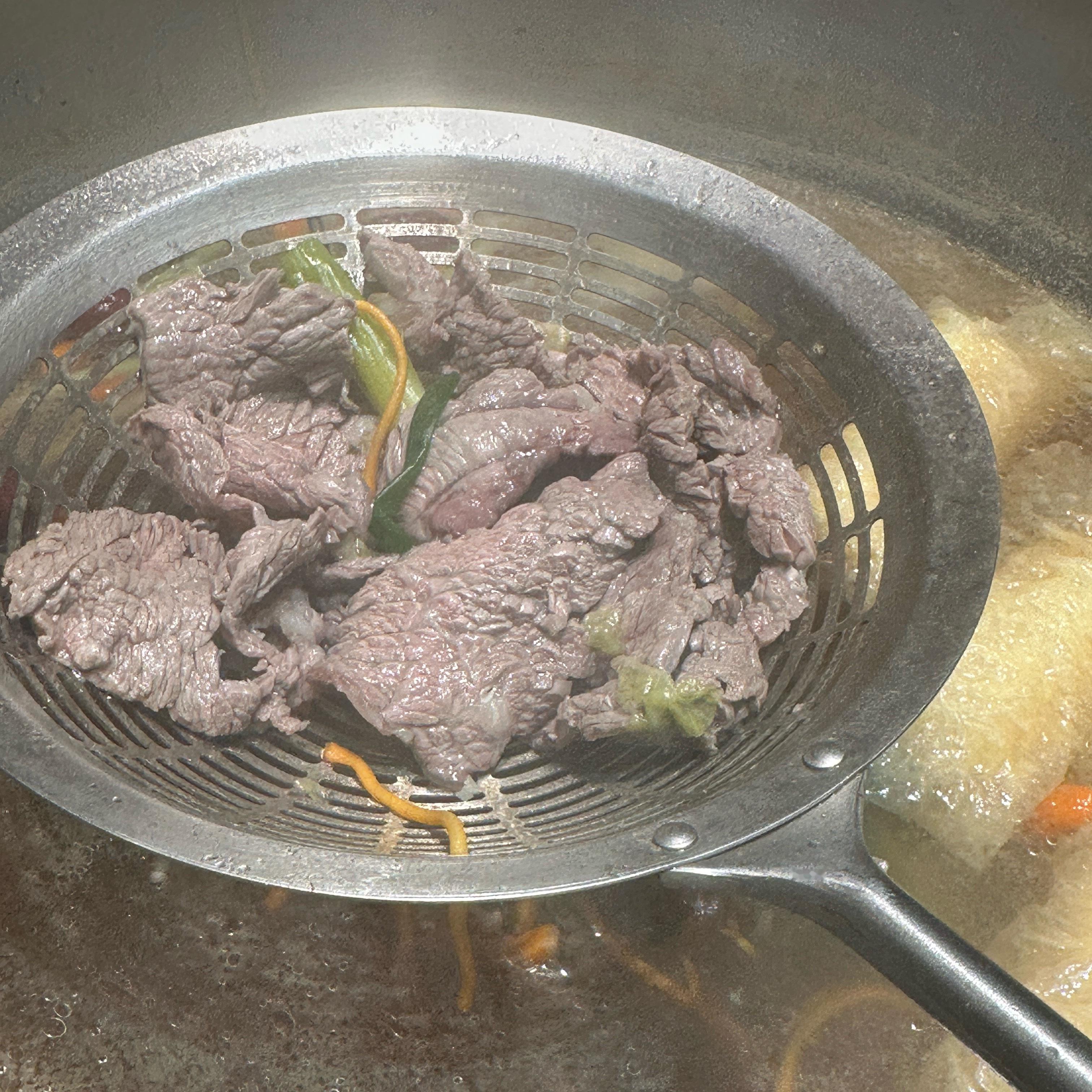 牛肉火锅还是得在潮汕吃、其他地方我吃起来就是食之无味 杏花吴记的沙茶酱好吃到我想