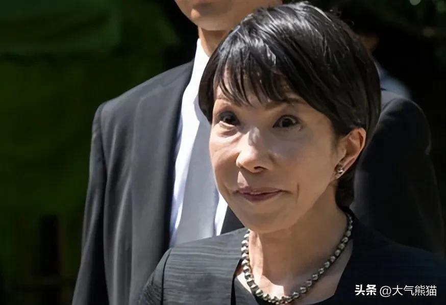 日本终于不再藏着掖着了！
根据2026年日本的《外交蓝皮书》草案描述，日方将中日