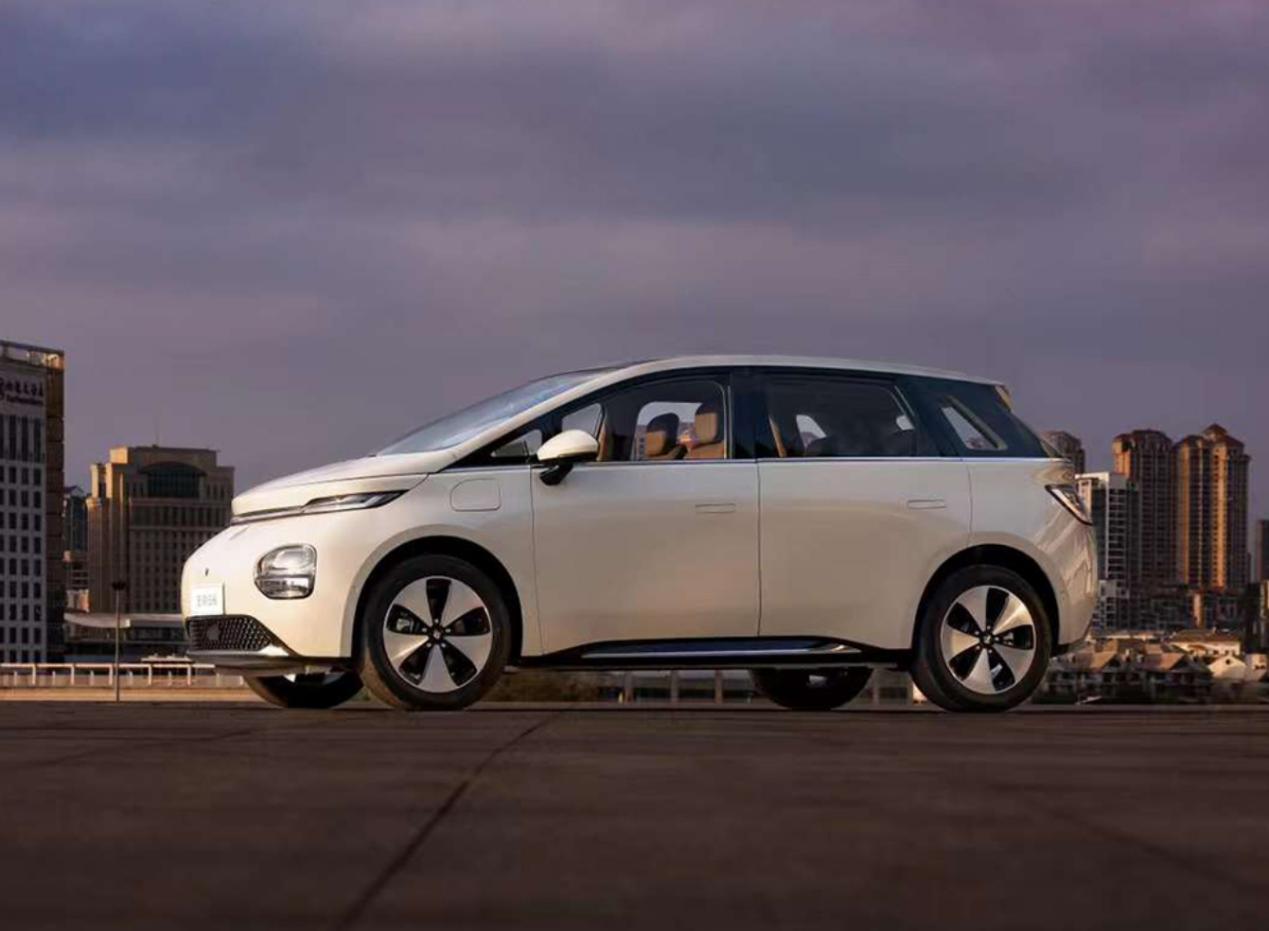 为啥说15万以内，宝骏云朵是最值得买的车型？单就底盘和NVH就已经很值了。
 
