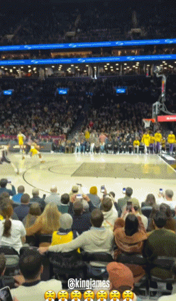 老詹又爆了！垂直起跳80.3厘米，飞行2.9米篮球🏀过筐时速57.5公里（16